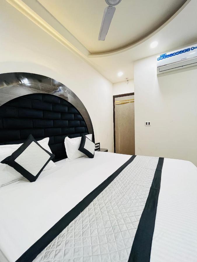 Hotel Red Stone Inn - Near New Delhi Railway Station - Paharganj Exterior photo