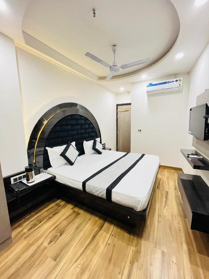 Hotel Red Stone Inn - Near New Delhi Railway Station - Paharganj Exterior photo