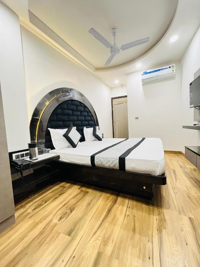 Hotel Red Stone Inn - Near New Delhi Railway Station - Paharganj Exterior photo