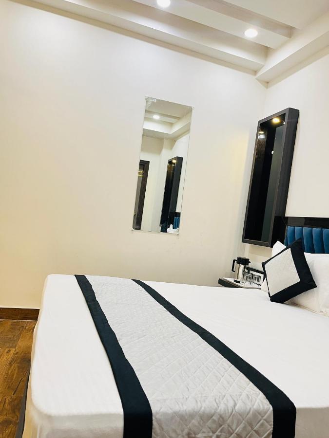 Hotel Red Stone Inn - Near New Delhi Railway Station - Paharganj Exterior photo