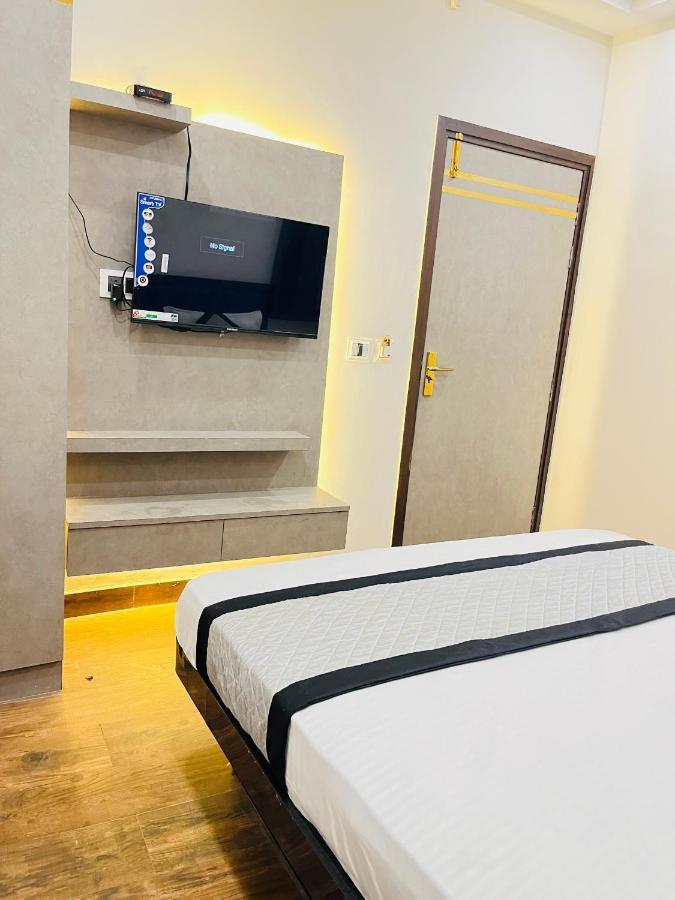 Hotel Red Stone Inn - Near New Delhi Railway Station - Paharganj Exterior photo