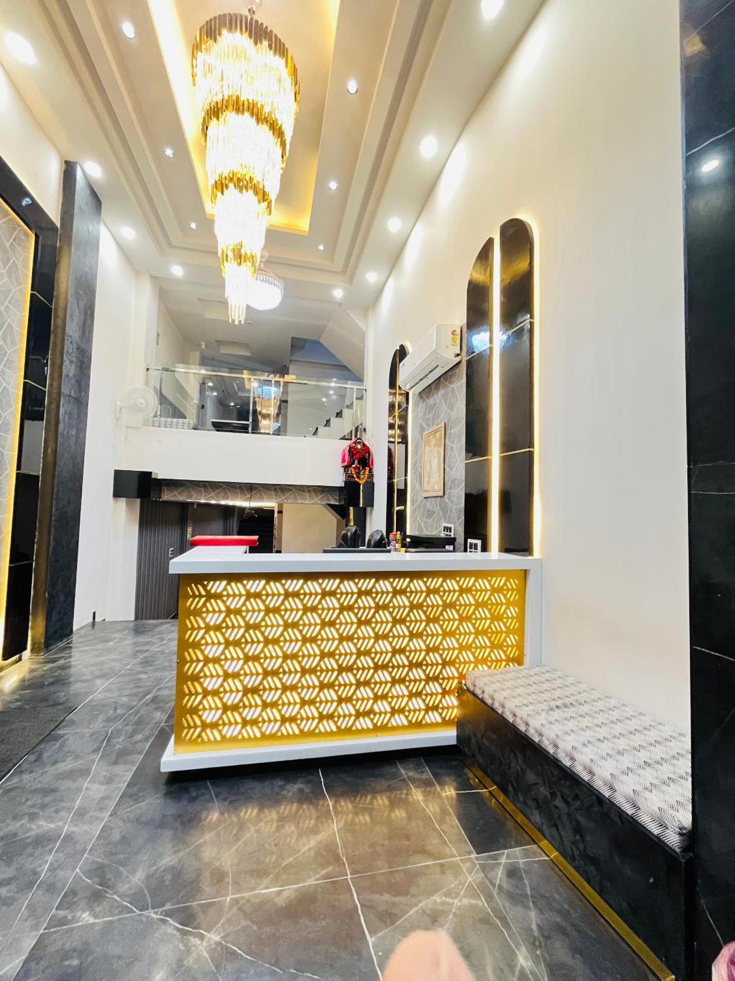 Hotel Red Stone Inn - Near New Delhi Railway Station - Paharganj Exterior photo