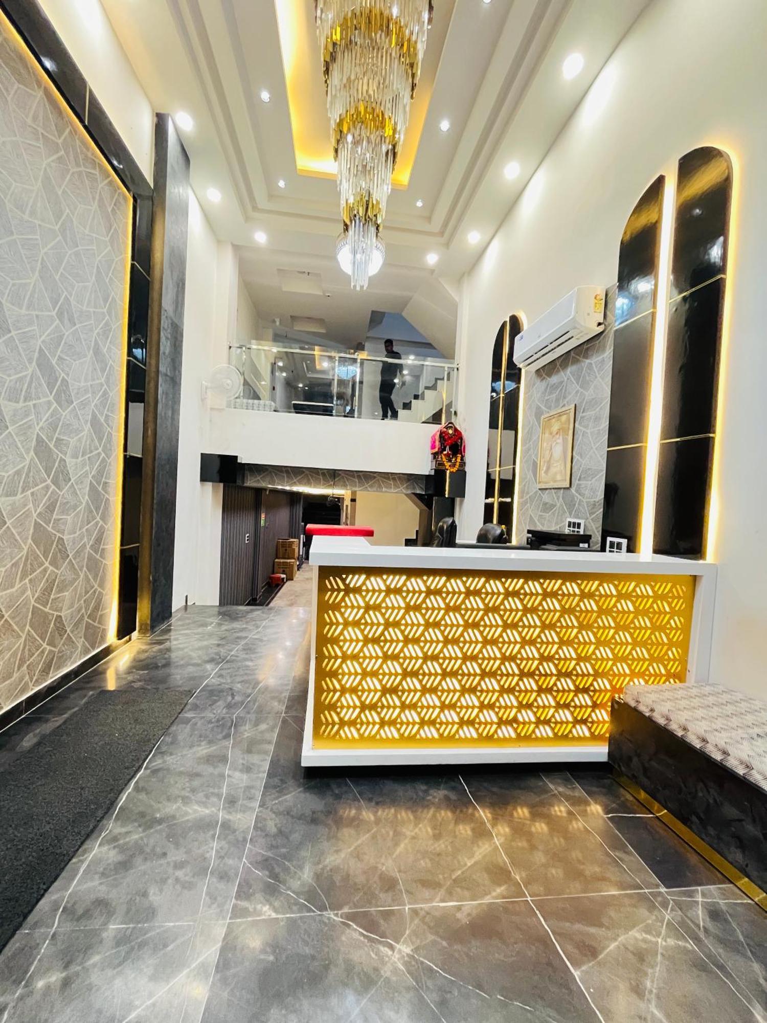 Hotel Red Stone Inn - Near New Delhi Railway Station - Paharganj Exterior photo