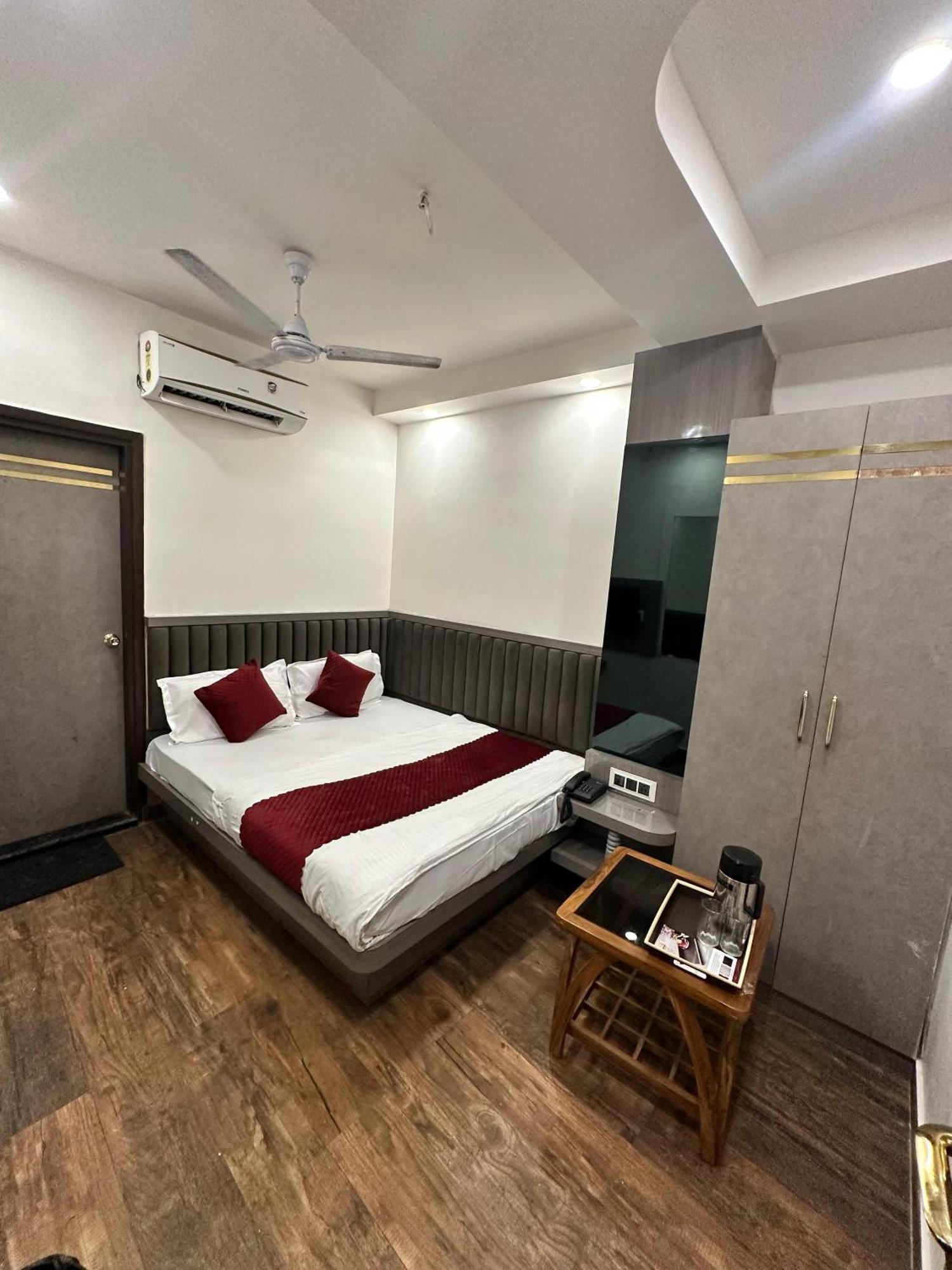 Hotel Red Stone Inn - Near New Delhi Railway Station - Paharganj Exterior photo