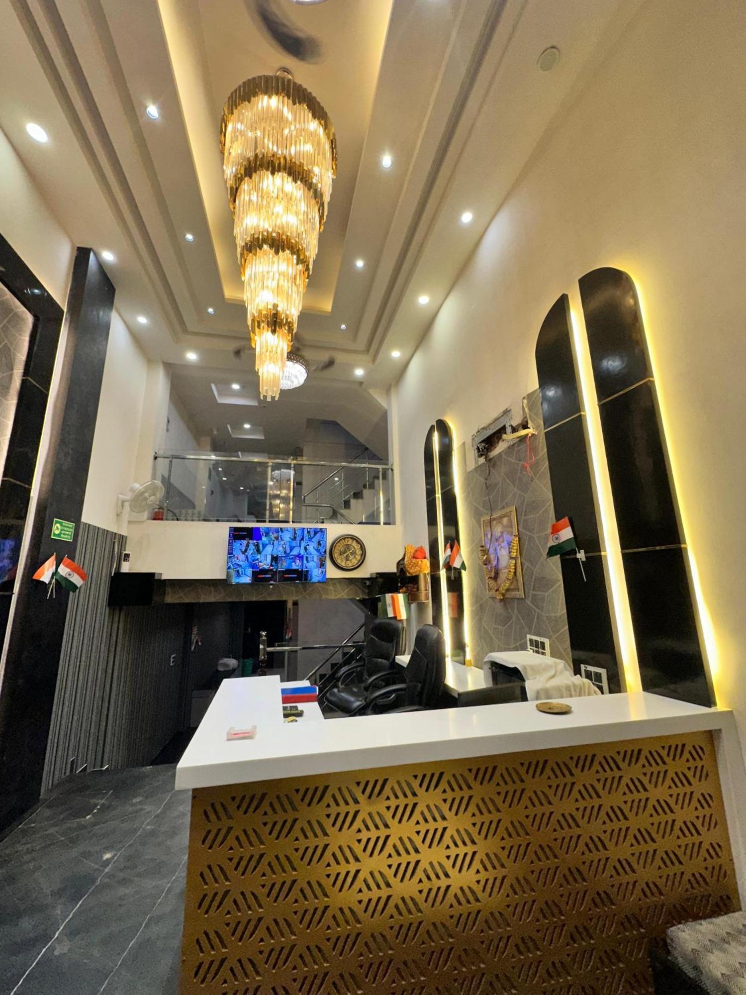Hotel Red Stone Inn - Near New Delhi Railway Station - Paharganj Exterior photo